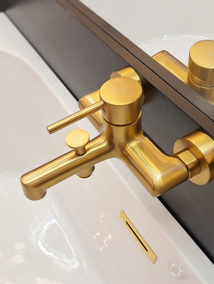 Смеситель для ванны AltroBagno Metropoli 0219 OrSp AltroBagnoMetropoli0219OrSp фото в интернет-магазине Русалия