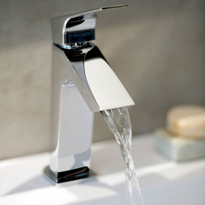 Смеситель для раковины однорычажный с каскадным изливом URBAN CHIC 210101 (M) Ramon Soler фото в интернет-магазине Русалия