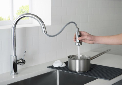 Смеситель для кухни с выдвижной лейкой Timo Saona хром (2316/00FL) фото в интернет-магазине Русалия