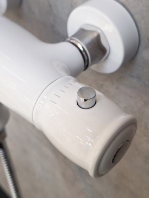 Душевая система с термостатом AltroBagno Beatrice 030405 Bi AltroBagnoBeatrice030405Bi фото в интернет-магазине Русалия