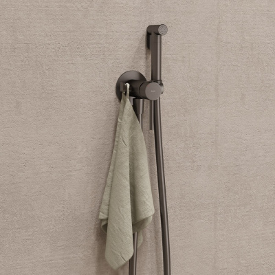 Встраиваемый смеситель с гигиеническим душем IDDIS Axes матовый графит (005GMR0i08) фото в интернет-магазине Русалия