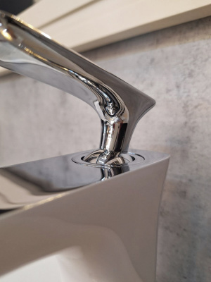 Смеситель для раковины AltroBagno Aperto 0109 Bi Cr AltroBagnoAperto0109BiCr фото в интернет-магазине Русалия