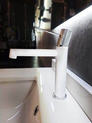 Смеситель для раковины AltroBagno Intento 0132 MW AltroBagnoIntento0132MW фото в интернет-магазине Русалия