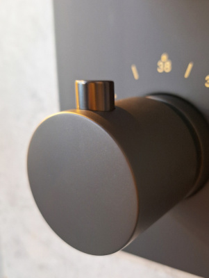 Душевая система с термостатом AltroBagno Unione 040408 MB AltroBagnoUnione040408MB фото в интернет-магазине Русалия