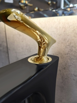 Смеситель для раковины AltroBagno Aperto 010211 NeOr AltroBagnoAperto010211NeOr фото в интернет-магазине Русалия