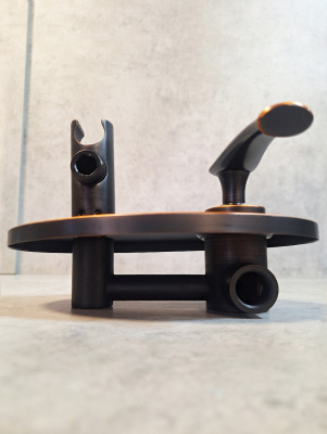 Встраиваемый гигиенический душ AltroBagno Beatrice 060112 BrNe AltroBagnoBeatrice060112BrNe фото в интернет-магазине Русалия