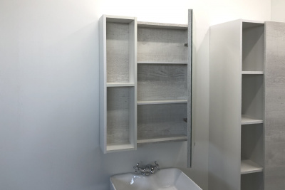 COMFORTY. Зеркало-шкаф "Прага-60" дуб белый фото в интернет-магазине Русалия