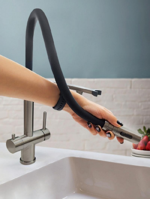 Смеситель для кухни с гибким изливом Flusso 050203 GrMt AltroBagno фото в интернет-магазине Русалия