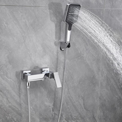 Смеситель для ванны с душем BELZ B60709 хром, латунь, с поворотным изливом, современный фото в интернет-магазине Русалия