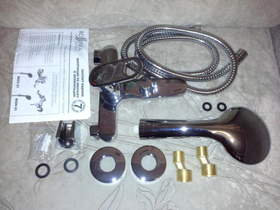 Смеситель для ванны Rossinka RS33 (RS33-31) фото в интернет-магазине Русалия