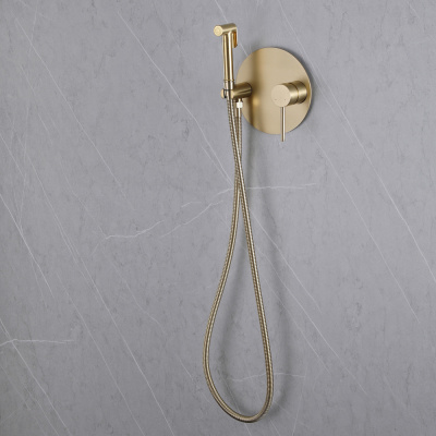 Смеситель ABBER Emotion AF8826G с гигиеническим душем, золото матовое фото в интернет-магазине Русалия