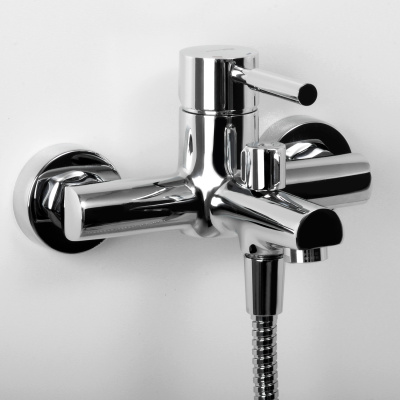 Main 4101 Смеситель для ванны с коротким изливом Wasserkraft фото в интернет-магазине Русалия