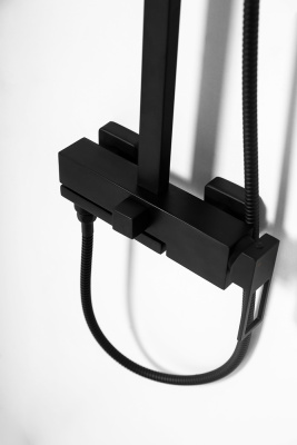 Душевая стойка  LUCELUC-VSCM-NERO  Belbagno фото в интернет-магазине Русалия