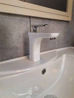 Смеситель для раковины AltroBagno Aperto 0109 Bi Cr AltroBagnoAperto0109BiCr фото в интернет-магазине Русалия