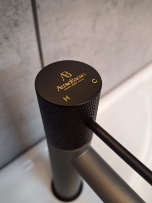 Смеситель для раковины AltroBagno Intento 0127 GrNe AltroBagnoIntento0127GrNe фото в интернет-магазине Русалия