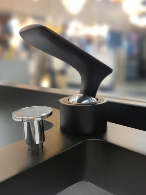 Смеситель для ванны с душем AltroBagno Aperto 0211 NeOp AltroBagnoAperto0211NeOp фото в интернет-магазине Русалия