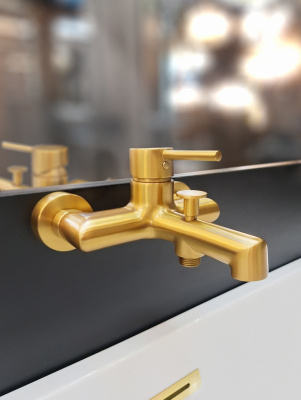 Смеситель для ванны AltroBagno Metropoli 0219 OrSp AltroBagnoMetropoli0219OrSp фото в интернет-магазине Русалия