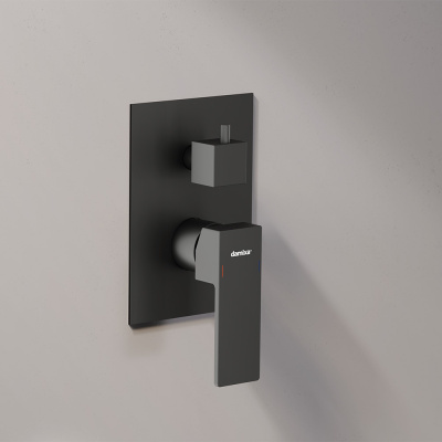 953520300 Gala встраиваемая душевая система  с ванно-душевым смесителем, чёрный Damixa фото в интернет-магазине Русалия