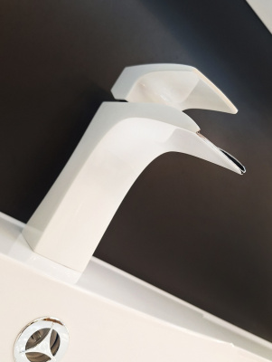 Смеситель для раковины AltroBagno Cascata 0111 BiCr AltroBagnoCascata0111BiCr фото в интернет-магазине Русалия