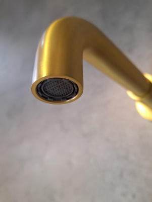 Смеситель для раковины AltroBagno Metropoli 010505 OrSp AltroBagnoMetropoli010505OrSp фото в интернет-магазине Русалия