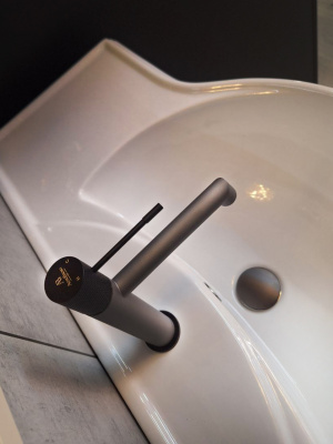 Смеситель для раковины AltroBagno Intento 0127 GrNe AltroBagnoIntento0127GrNe фото в интернет-магазине Русалия