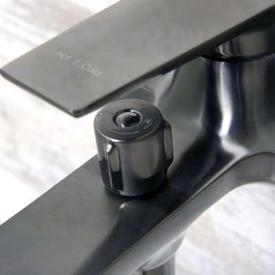 Wiese 8401 Смеситель для ванны с коротким изливом Wasserkraft фото в интернет-магазине Русалия