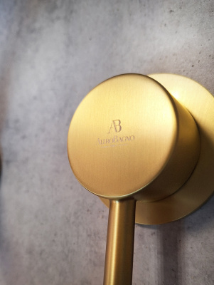 Смеситель для раковины AltroBagno Metropoli 010505 OrSp AltroBagnoMetropoli010505OrSp фото в интернет-магазине Русалия