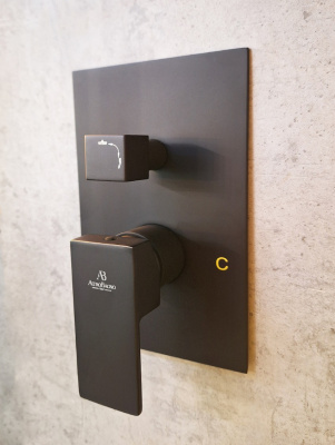 Душевая система AltroBagno Lamberto 040105 MB AltroBagnoLamberto040105MB фото в интернет-магазине Русалия