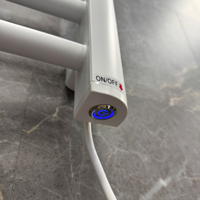 Полотенцесушитель электрический Fixsen UNIVERSAL 600х500 FX-7200W, белый FX-7200W фото в интернет-магазине Русалия