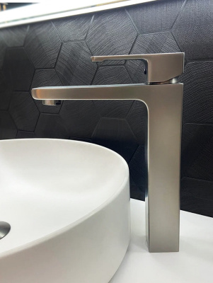 Смеситель для раковины AltroBagno Lamberto 010224 GM AltroBagnoLamberto010224GM фото в интернет-магазине Русалия