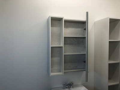 COMFORTY. Зеркало-шкаф "Прага-75" дуб белый фото в интернет-магазине Русалия