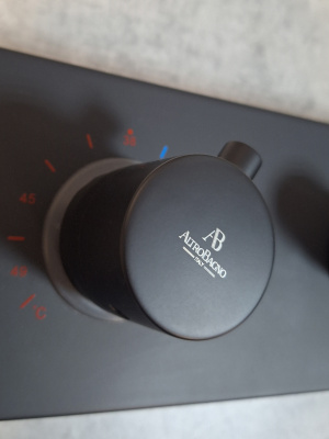 Душевая система с термостатом AltroBagno Metropoli 040401 NeOp AltroBagnoMetropoli040401NeOp фото в интернет-магазине Русалия