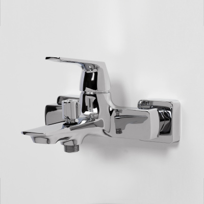 Neime 1901 Смеситель для ванны с коротким изливом Wasserkraft фото в интернет-магазине Русалия